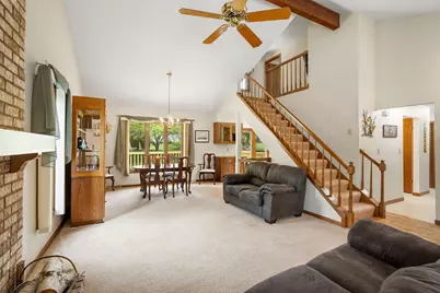 5413  Somerset Ln, Greenfield, WI 53221 - Photo 5