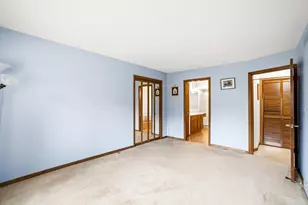 5413 Somerset Ln, Greenfield, WI 53221 - Photo 17