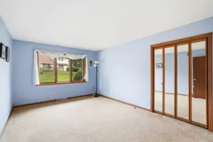 5413 Somerset Ln, Greenfield, WI 53221 - Photo 15