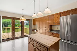 5413 Somerset Ln, Greenfield, WI 53221 - Photo 9