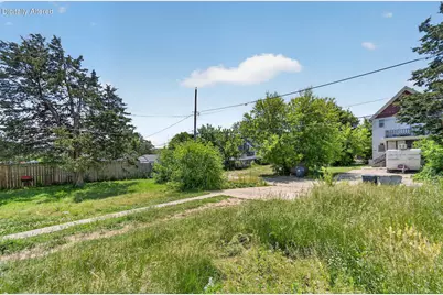 3609 N 25th Pl, Milwaukee, WI 53206 - Photo 15