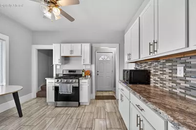 3609 N 25th Pl, Milwaukee, WI 53206 - Photo 7