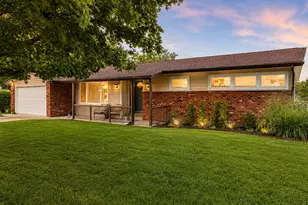 2720 32nd St, La Crosse, WI 54601 - Photo 1