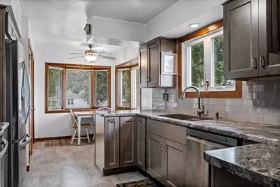 2720 S 32nd St, La Crosse, WI 54601 - Photo 11