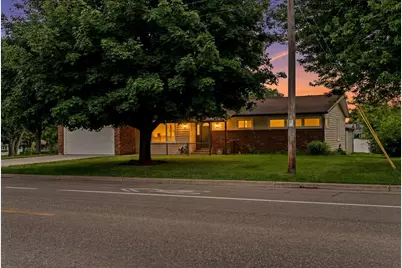 2720 S 32nd St, La Crosse, WI 54601 - Photo 1