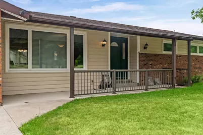 2720 S 32nd St, La Crosse, WI 54601 - Photo 3
