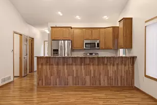 1321 Barson Pl, Onalaska, WI 54650 - Photo 11