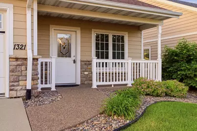 1321  Barson Pl #50, Onalaska, WI 54650 - Photo 3