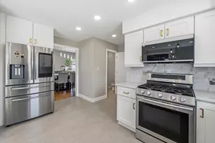 8821 S Carrollville Cir, Oak Creek, WI 53154 - Photo 15