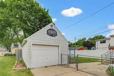 1957 S 89th St, West Allis, WI 53227 - Photo 25
