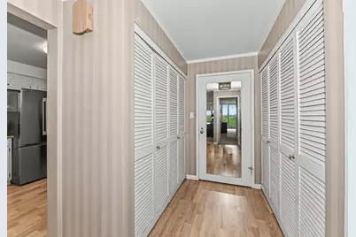 2525 S Shore Dr #15B, Milwaukee, WI 53207 - Photo 5