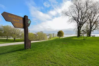 2525 S Shore Dr #15B, Milwaukee, WI 53207 - Photo 29