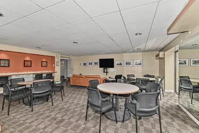 2525 S Shore Dr #15B, Milwaukee, WI 53207 - Photo 23