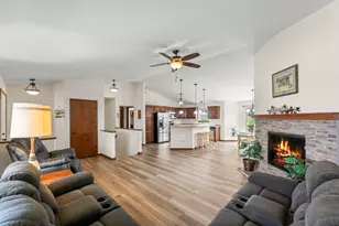 W1401 Stoney Brook Ct, Ixonia, WI 53036 - Photo 5