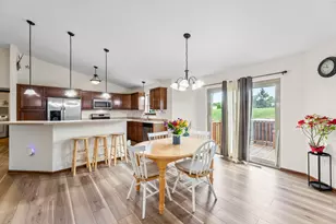 W1401 Stoney Brook Ct, Ixonia, WI 53036 - Photo 7