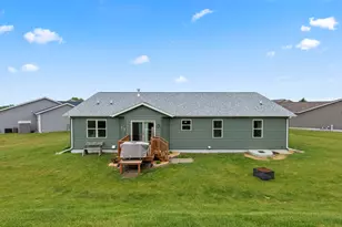 W1401 Stoney Brook Ct, Ixonia, WI 53036 - Photo 33