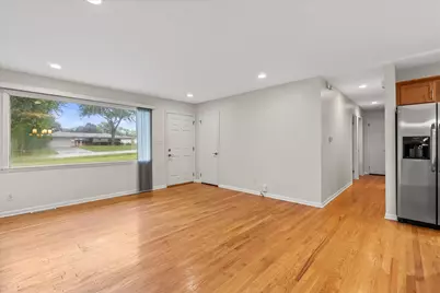 5314 W Calumet Rd, Milwaukee, WI 53223 - Photo 13