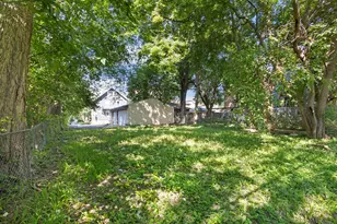 4266 W Highland Blvd, Milwaukee, WI 53208 - Photo 19