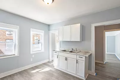 4266 W Highland Blvd #4268, Milwaukee, WI 53208 - Photo 7