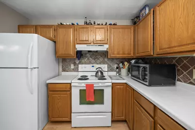4835  Easy St #11, Delafield, WI 53029 - Photo 9