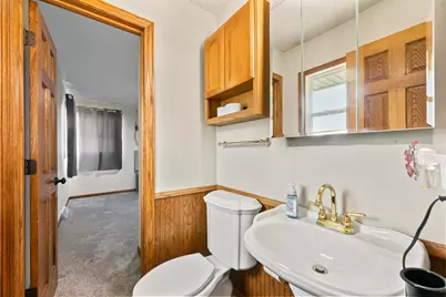 7880 W Plainfield Ave, Greenfield, WI 53220 - Photo 17