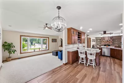 7880 W Plainfield Ave, Greenfield, WI 53220 - Photo 7