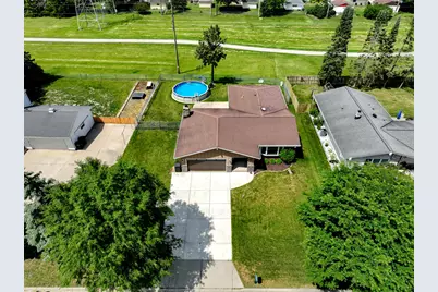 7880 W Plainfield Ave, Greenfield, WI 53220 - Photo 37