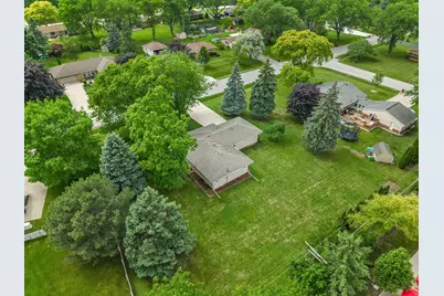 3706 S 157th St, New Berlin, WI 53151 - Photo 13