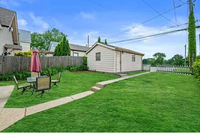 2843 S Linebarger Ter, Milwaukee, WI 53207 - Photo 3