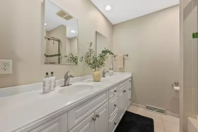 2502 W Norway Dr, Mequon, WI 53092 - Photo 25