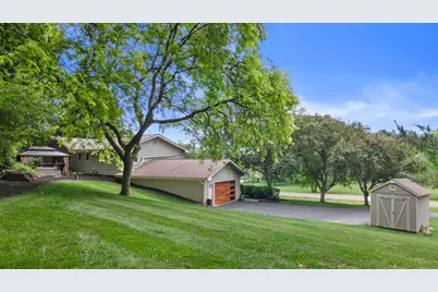 W290S2811  Carmarthen Dr, Genesee, WI 53188 - Photo 3