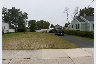 1013  28th St, Two Rivers, WI 54241 - Photo 9
