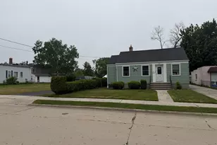 1013 28th St, Two Rivers, WI 54241 - Photo 11