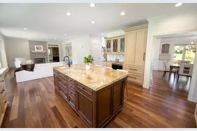 10431 N Gazebo Hill Pkwy, Mequon, WI 53092 - Photo 5