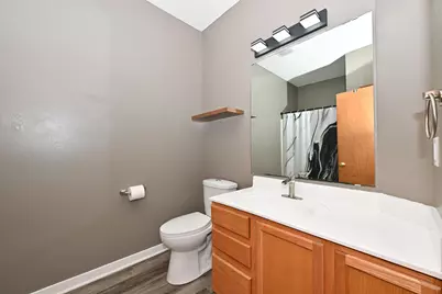W241N2533 E Parkway Meadows Cir #2, Pewaukee, WI 53072 - Photo 17