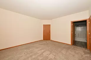 W241N2533 E Parkway Meadows Circle, Pewaukee, WI 53072 - Photo 21