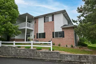 W241N2533 E Parkway Meadows Circle, Pewaukee, WI 53072 - Photo 1
