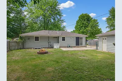 808  Memorial Dr, Kewaskum, WI 53040 - Photo 35