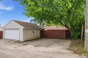 3949 N 77th St, Milwaukee, WI 53222 - Photo 25