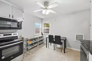 3949 N 77th St, Milwaukee, WI 53222 - Photo 9