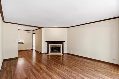 2005  Chateau Ct, Grafton, WI 53024 - Photo 5