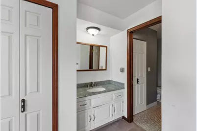2005  Chateau Ct, Grafton, WI 53024 - Photo 13