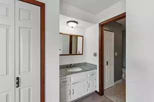 2005 Chateau Ct, Grafton, WI 53024 - Photo 13