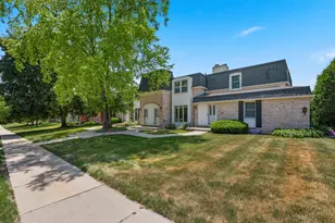 2005 Chateau Ct, Grafton, WI 53024 - Photo 27