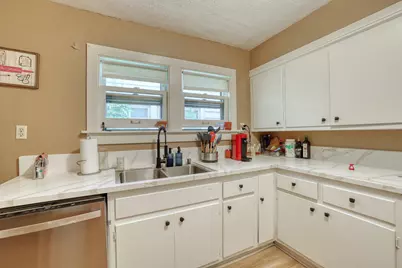 206 N 68th St, Milwaukee, WI 53213 - Photo 7