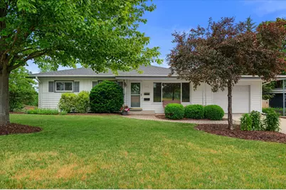 353  Tower Ct, Pewaukee, WI 53072 - Photo 35
