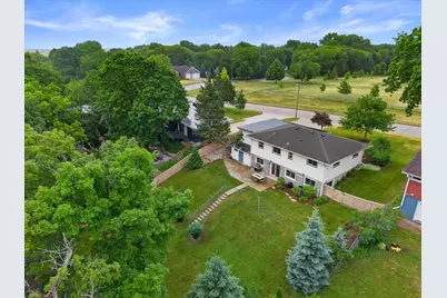 353  Tower Ct, Pewaukee, WI 53072 - Photo 3