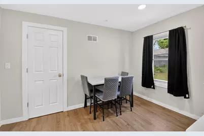3012  Dwight St, Racine, WI 53403 - Photo 5