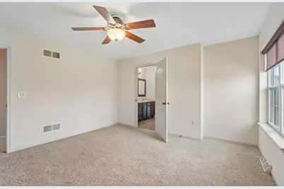 N55W20970  Carters Crossing Cir, Menomonee Falls, WI 53051 - Photo 29
