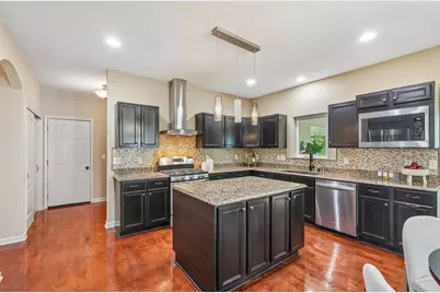 N55W20970  Carters Crossing Cir, Menomonee Falls, WI 53051 - Photo 3